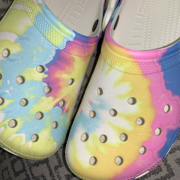 Crocs Tie Dye women’s shoes size 8 - Picture 6 of 11